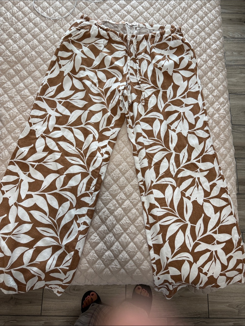 Sincerely Jules Brown & White Leaf-Print Wide Leg Pants